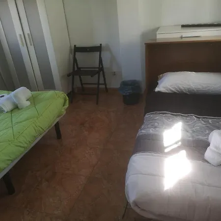 Δωμάτια σε οικογενειακή κατοικία Attic In Botanico